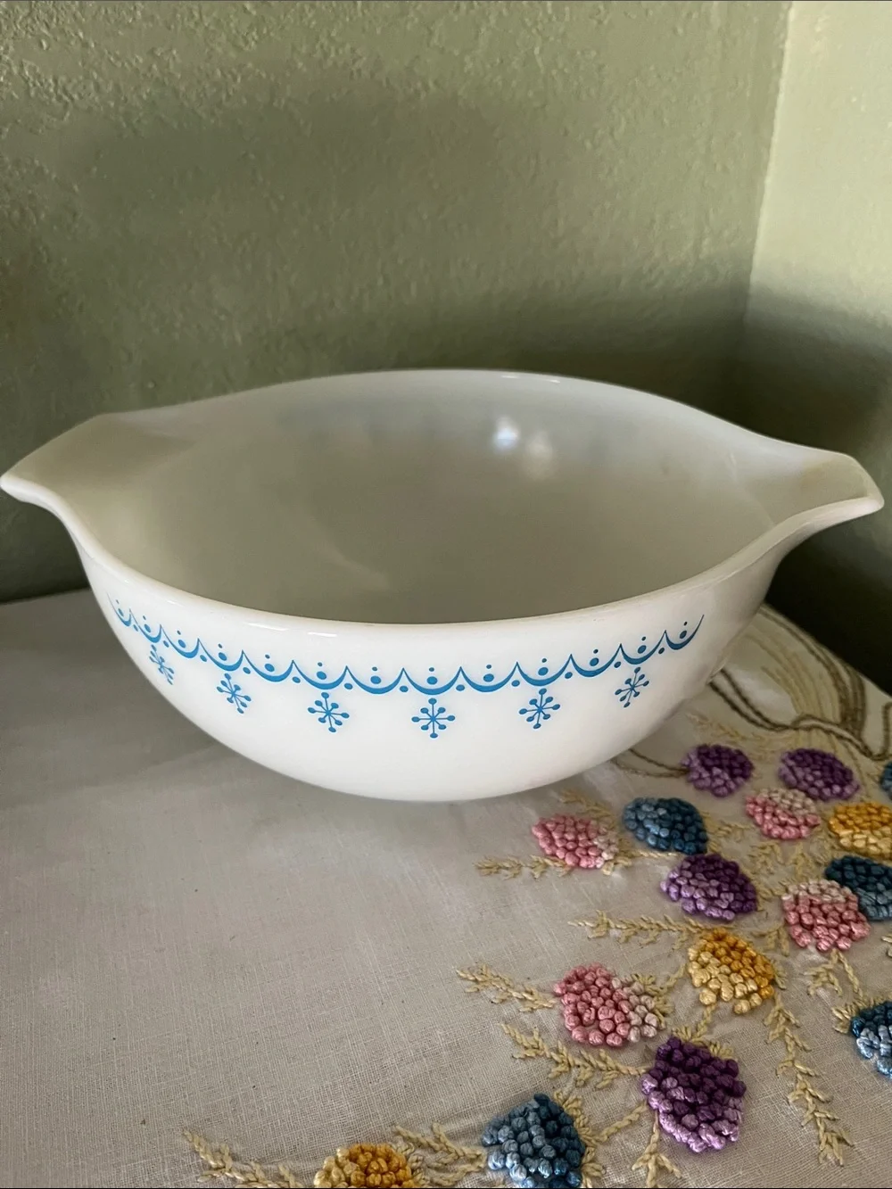 Vintage Pyrex #443 White Mixing Bowl with Blue Snowflake Border